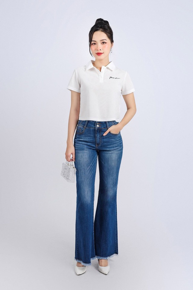 Không phải skinny, quần jeans ống loe mới là lựa chọn của nàng sành mặc