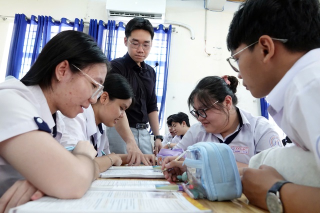 Nhà trường thực hiện sách giáo khoa thống nhất nhằm nâng cao chất lượng giáo dục - Ảnh 1. Nhà trường thực hiện sách giáo khoa thống nhất nhằm nâng cao chất lượng giáo dục - Ảnh 1.