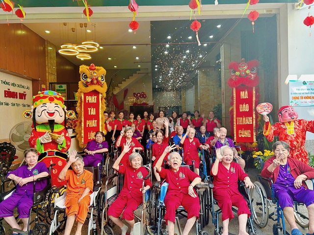 Người gi&agrave; v&agrave; dưỡng l&atilde;o: Ai rồi cũng&hellip; gi&agrave; - Ảnh 2.