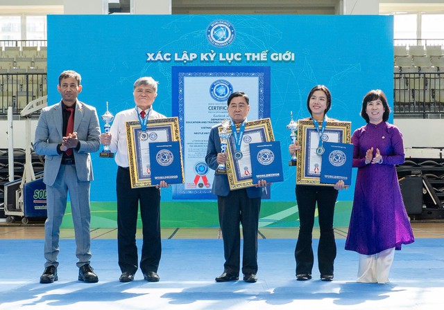 Nestl&eacute; MILO đồng h&agrave;nh c&ugrave;ng l&ecirc;̃ khai mạc hội thi thể dục thể thao học sinh TP.HCM - Ảnh 2.