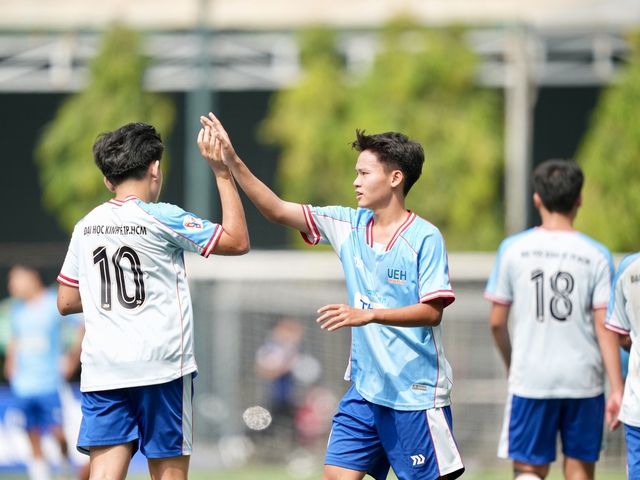 Trường ĐH C&ocirc;ng nghệ Kỹ thuật TP.HCM - ĐH Kinh tế TP.HCM: Quyết tranh ng&ocirc;i đầu - Ảnh 1.