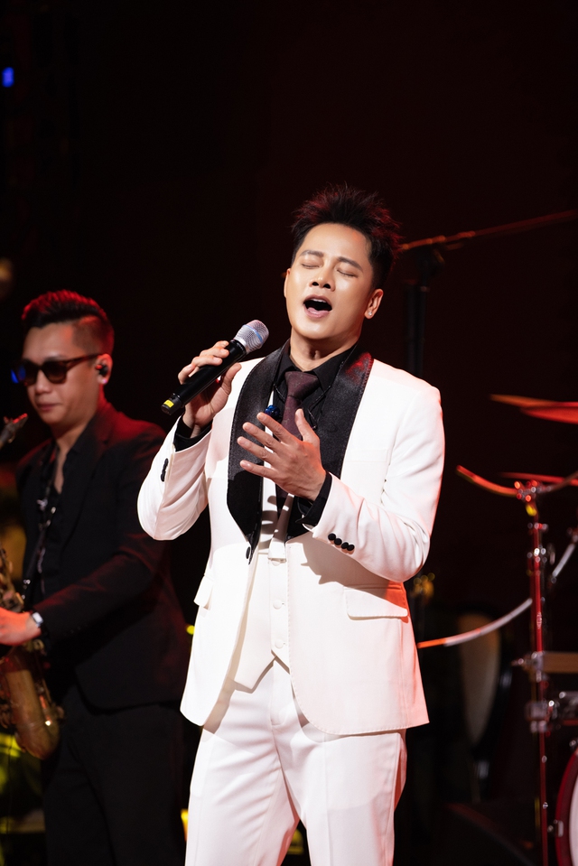 Anh Quân Idol: Tôi từng là ca sĩ người ta biết giọng, không biết tên - Ảnh 3.