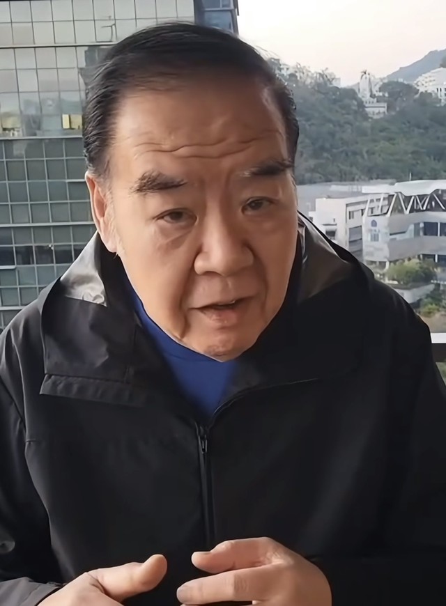 

Trịnh Tắc Sĩ ở tuổi 74  