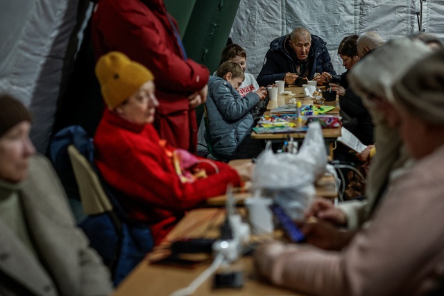 Chiến sự Ukraine ngày 1.428: Hơn nửa Kyiv mất điện, hàng trăm ngàn người sơ tán- Ảnh 2. Chiến sự Ukraine ngày 1.428: Hơn nửa Kyiv mất điện, hàng trăm ngàn người sơ tán- Ảnh 2.