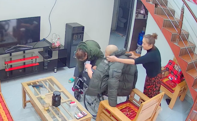 T&igrave;nh th&ocirc;ng gia gắn b&oacute; trong l&uacute;c gia đ&igrave;nh gặp biến cố đầy cảm động - Ảnh 1.