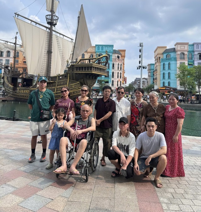 T&igrave;nh th&ocirc;ng gia gắn b&oacute; trong l&uacute;c gia đ&igrave;nh gặp biến cố đầy cảm động - Ảnh 2.