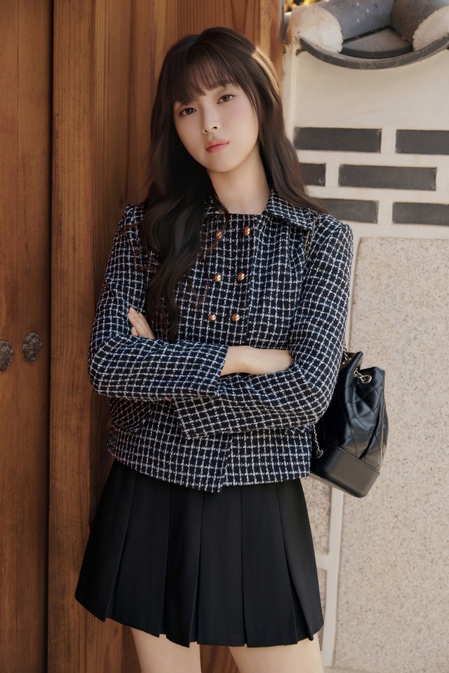 Diện chân váy ngắn vào mùa lạnh theo cách thật thời trang- Ảnh 4.