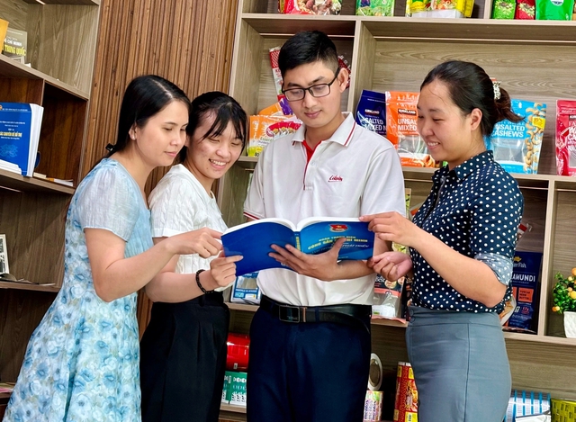 Kỹ sư trẻ biến từng giờ l&agrave;m việc th&agrave;nh h&agrave;nh động y&ecirc;u nước - Ảnh 4.