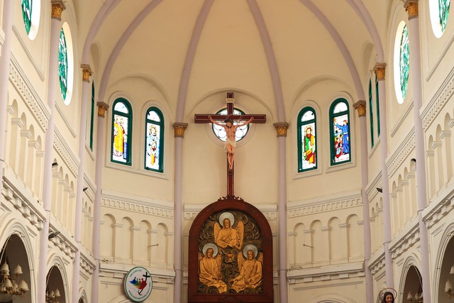 B&iacute; ẩn thi thể gi&aacute;o d&acirc;n hơn 100 năm trong nh&agrave; thờ cổ ở TP.HCM- Ảnh 9.