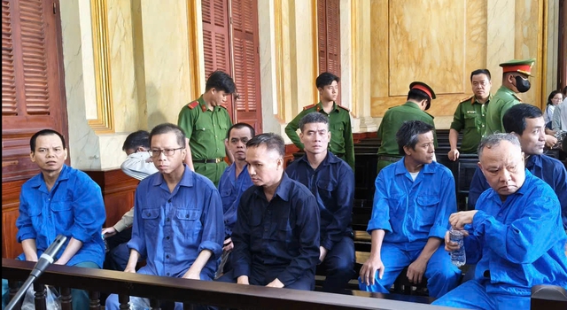 X&eacute;t xử 11 bị c&aacute;o trong vụ sai phạm nghiệm thu PCCC, thiết kế 2 c&ocirc;ng tr&igrave;nh - Ảnh 1.