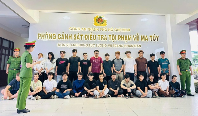 Công an TP.HCM phá đường dây buôn cần sa qua mạng, có người nước ngoài - Ảnh 1.