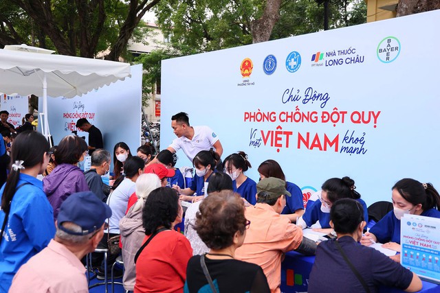 'Long Châu sẻ chia 2026' mở rộng chuỗi chương trình tầm soát đột quỵ, nâng cao nhận thức cộng đồng- Ảnh 1. 'Long Châu sẻ chia 2026' mở rộng chuỗi chương trình tầm soát đột quỵ, nâng cao nhận thức cộng đồng- Ảnh 1.