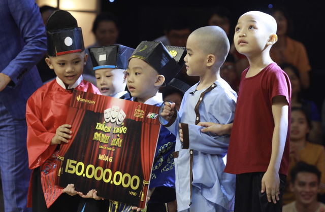 5 chú bé từng 'gây sốt' ở 'Thách thức danh hài' lần hiếm hoi lộ diện- Ảnh 2. 5 chú bé từng 'gây sốt' ở 'Thách thức danh hài' lần hiếm hoi lộ diện- Ảnh 2.