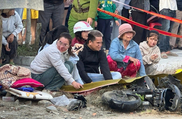 TP.Huế: Tai nạn li&ecirc;n ho&agrave;n giữa xe ben v&agrave; nhiều xe nhỏ, 2 người tử vong- Ảnh 1.