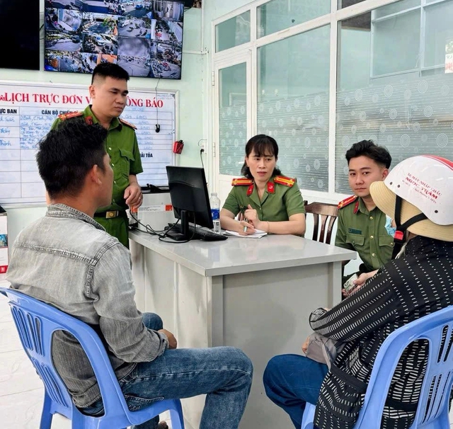 C&ocirc;ng an TP.HCM gi&uacute;p cụ b&agrave; tho&aacute;t bẫy lừa 80 triệu đồng- Ảnh 1.