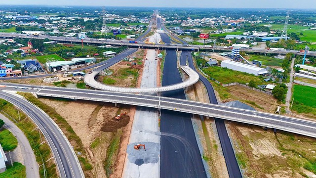 Vành đai 3 Hà Nội - TP.HCM: Khi hạ tầng tái định hình mặt bằng giá BĐS - Ảnh 1.