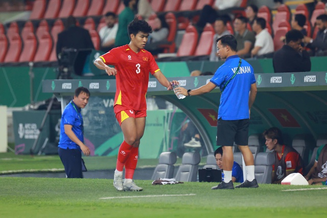 U.23 Việt Nam gặp khó, HLV Kim Sang-sik phải 'liệu cơm gắp mắm': Dồn trí lực đánh bại Hàn Quốc- Ảnh 2. U.23 Việt Nam gặp khó, HLV Kim Sang-sik phải 'liệu cơm gắp mắm': Dồn trí lực đánh bại Hàn Quốc- Ảnh 2.