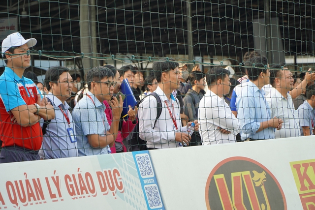 S&acirc;n 1.600 chỗ ngồi &lsquo;hết sức chứa&rsquo; tại chung kết T&acirc;y Nam bộ TNSV THACO cup 2026- Ảnh 8.