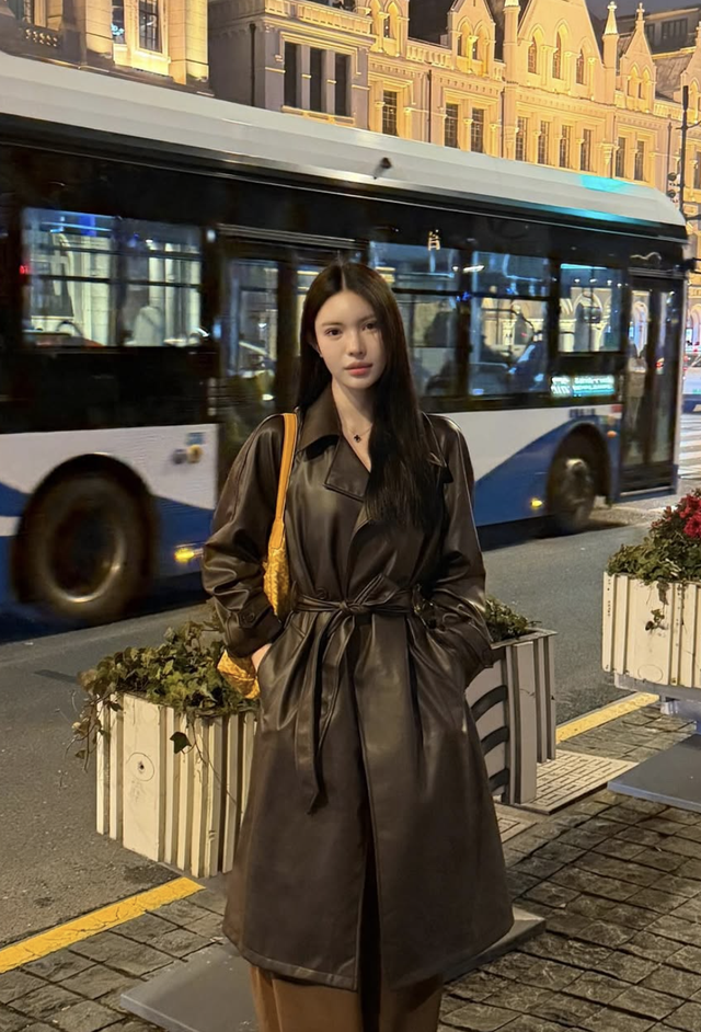 Áo khoác da mang theo tinh thần tự do trong từng bản phối- Ảnh 13. Áo khoác da mang theo tinh thần tự do trong từng bản phối- Ảnh 13.