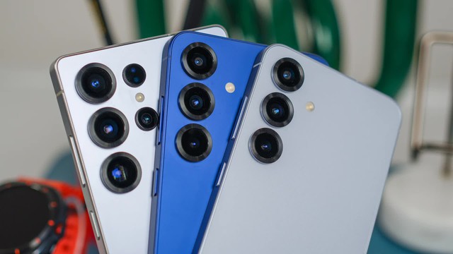 Galaxy A57 bứt ph&aacute;, d&ograve;ng Galaxy S đứng trước dấu hỏi lớn - Ảnh 2.