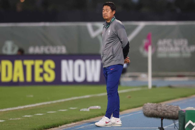 B&aacute;o ch&iacute; H&agrave;n Quốc ngậm ng&ugrave;i: 'Ph&eacute;p thuật Kim Sang-sik' đ&atilde; thắng trong cuộc đấu tr&iacute; đồng hương Lee Min-sung- Ảnh 1.