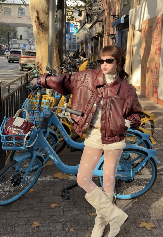 Áo khoác da mang theo tinh thần tự do trong từng bản phối- Ảnh 3. Áo khoác da mang theo tinh thần tự do trong từng bản phối- Ảnh 3.