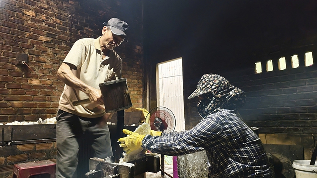 Giữ hương tết xưa: L&agrave;ng b&aacute;nh nổ giữ vị tết qua những nhịp b&uacute;a- Ảnh 3.