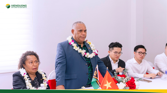 Thủ tướng Cộng h&ograve;a Vanuatu Jotham Napat tham quan nh&agrave; m&aacute;y gạo xuất khẩu Viễn Dương

- Ảnh 4.