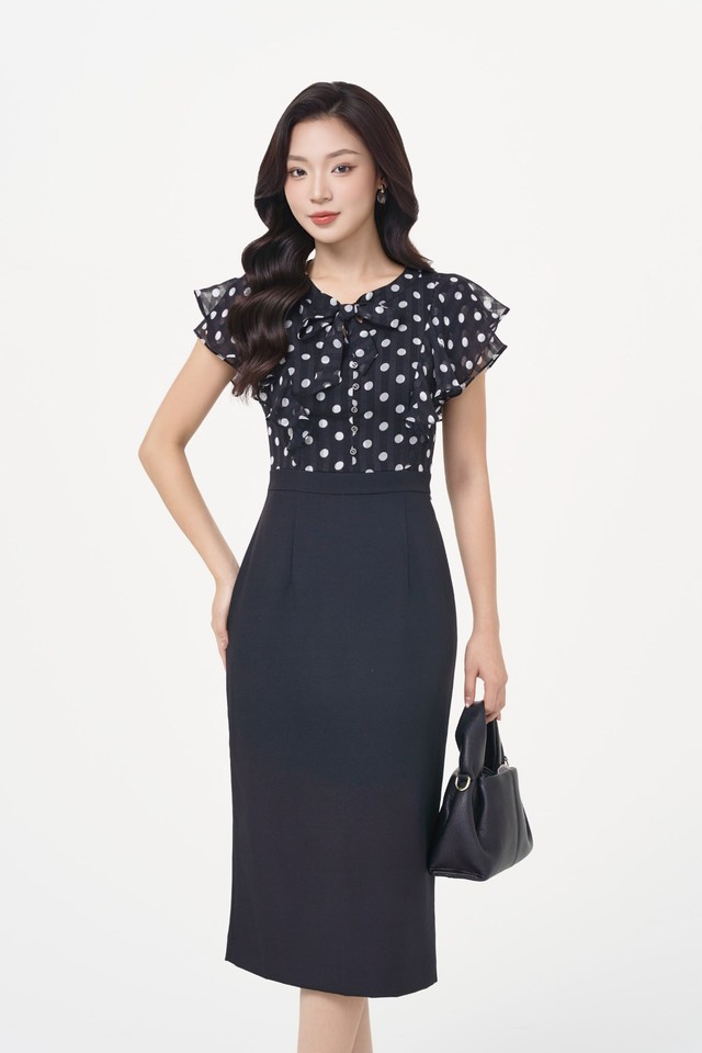 Biến trang phục đơn điệu trở nên dịu dàng nhờ áo cánh tiên- Ảnh 6. Biến trang phục đơn điệu trở nên dịu dàng nhờ áo cánh tiên- Ảnh 6.