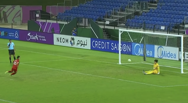 Loạt s&uacute;t 11m cực qu&aacute;i của U.23 Việt Nam: Pha 'quay xe' bất ngờ ấn định chiến thắng- Ảnh 2.