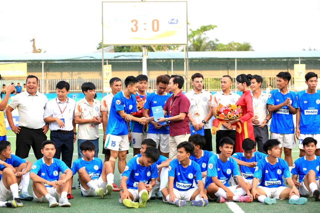 S&acirc;n 1.600 chỗ ngồi &lsquo;hết sức chứa&rsquo; tại chung kết T&acirc;y Nam bộ TNSV THACO cup 2026- Ảnh 17.