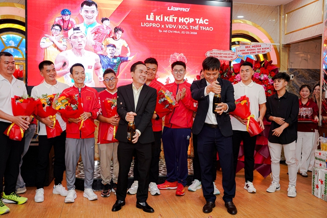 Sao pickleball L&ecirc; Quốc Kh&aacute;nh v&agrave; d&agrave;n VĐV danh tiếng hợp t&aacute;c chiến lược với LIGPRO- Ảnh 2.