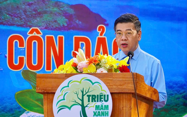 Đặc khu C&ocirc;n Đảo kh&aacute;nh th&agrave;nh đường cờ, đường hoa trong dịp đặc biệt- Ảnh 2.