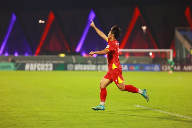 Cao Văn B&igrave;nh bắt lu&acirc;n lưu như thần, U.23 Việt Nam đ&aacute;nh bại H&agrave;n Quốc: Nghẹt thở gi&agrave;nh HCĐ, VFF thưởng 5,1 tỉ- Ảnh 2.