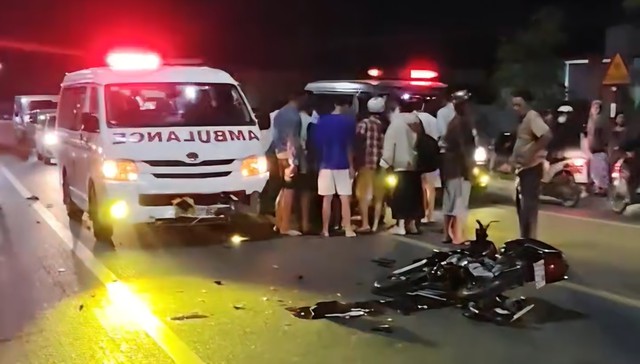 Đồng Th&aacute;p: Tai nạn nghi&ecirc;m trọng giữa xe cứu thương v&agrave; xe m&aacute;y, 2 người chết - Ảnh 1.