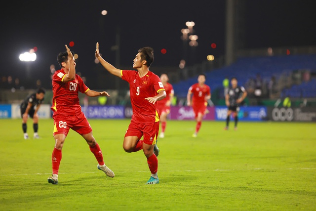 B&aacute;o ch&iacute; Trung Quốc: &lsquo;U.23 Việt Nam thắng kh&oacute; tin, HLV Kim Sang-sik l&agrave; kh&aacute;c biệt lớn&rsquo;- Ảnh 1.