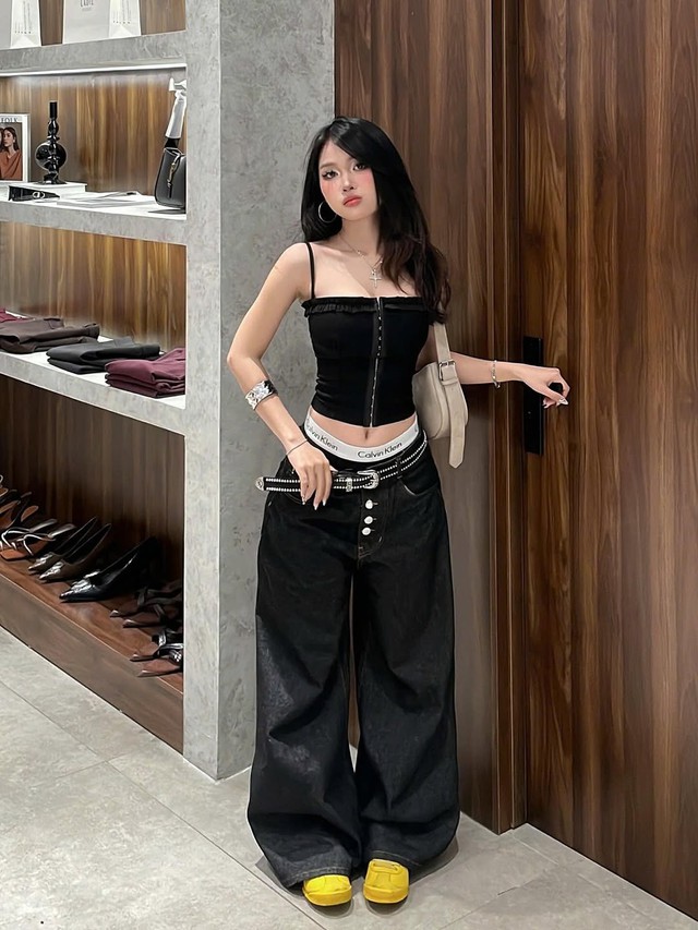 Quần jeans và thắt lưng: bản phối bụi bặm cho phong cách cá tính- Ảnh 5.