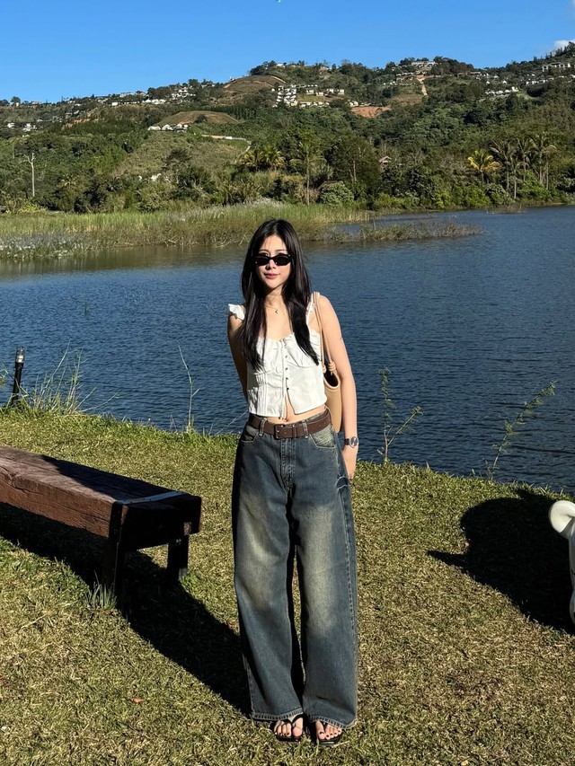 Quần jeans và thắt lưng: bản phối bụi bặm cho phong cách cá tính- Ảnh 7.