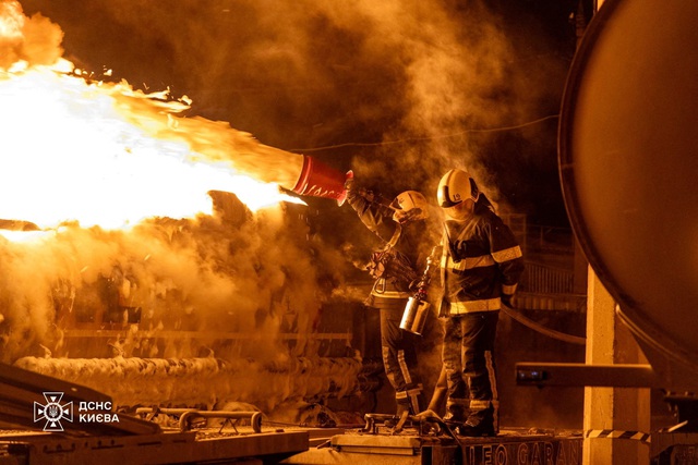 Chiến sự Ukraine ng&agrave;y 1.251: Ukraine hứng đ&ograve;n lớn, h&ograve;a đ&agrave;m chưa đột ph&aacute; - Ảnh 1.