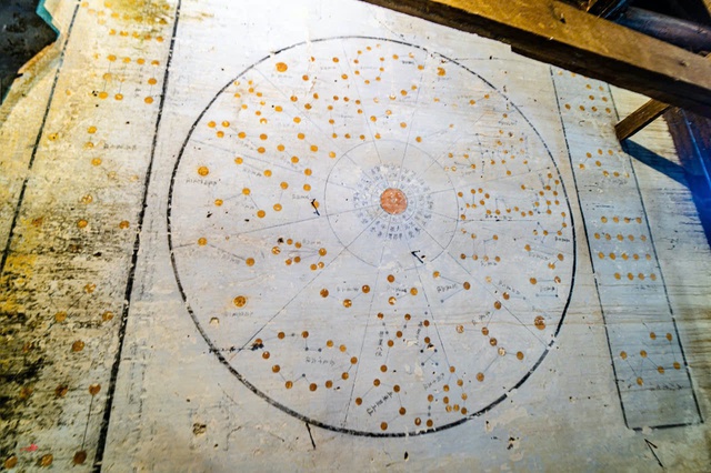 Giải m&atilde; những bức họa cổ ở Kh&acirc;m Thi&ecirc;n Gi&aacute;m- Ảnh 5.