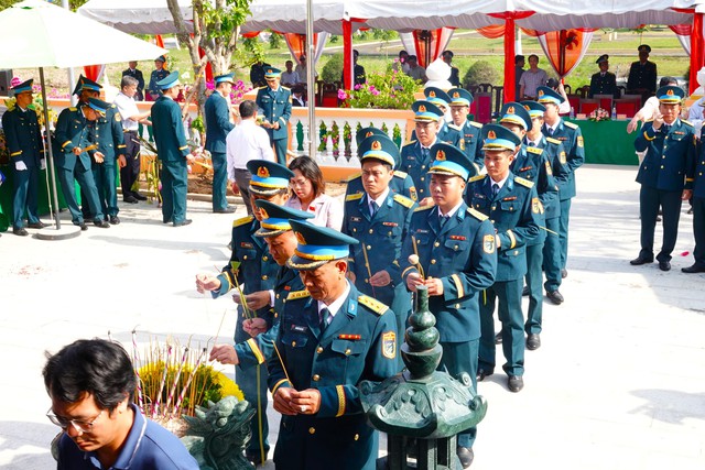Khánh thành nhà bia tưởng niệm các anh hùng liệt sĩ Trung đoàn Không quân 917- Ảnh 4. Khánh thành nhà bia tưởng niệm các anh hùng liệt sĩ Trung đoàn Không quân 917- Ảnh 4.