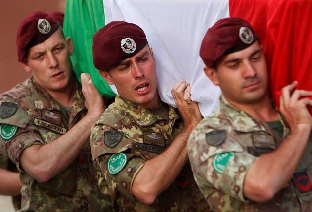 Ông Trump chỉ trích đồng minh NATO không xông pha lên tuyến đầu tại Afghanistan - Ảnh 3.