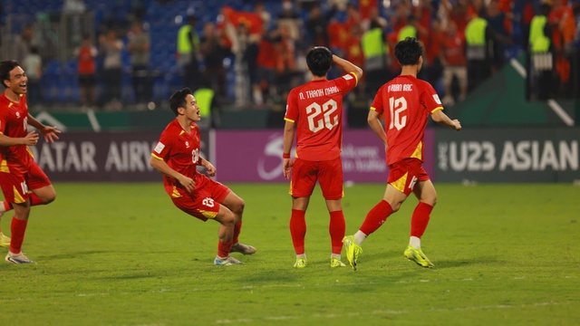 'Người kh&ocirc;ng phổi' đ&oacute;ng đinh 2 chiến thắng cảm x&uacute;c cho U.23 Việt Nam: Qu&aacute; xuất sắc- Ảnh 2.