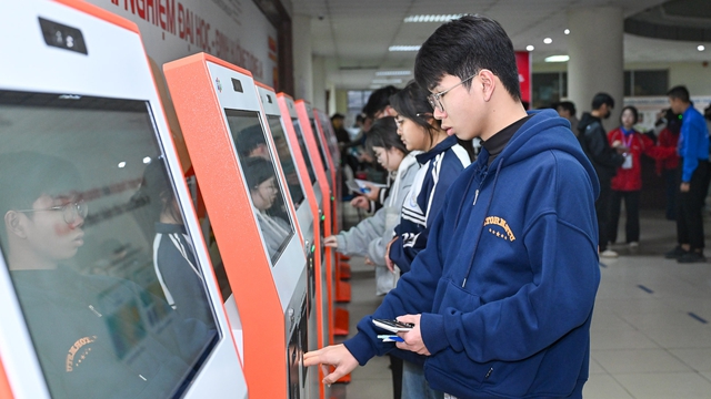 12% th&iacute; sinh dự thi TSA 2026 đợt 1 l&agrave; học sinh lớp 10, 11 - Ảnh 1.