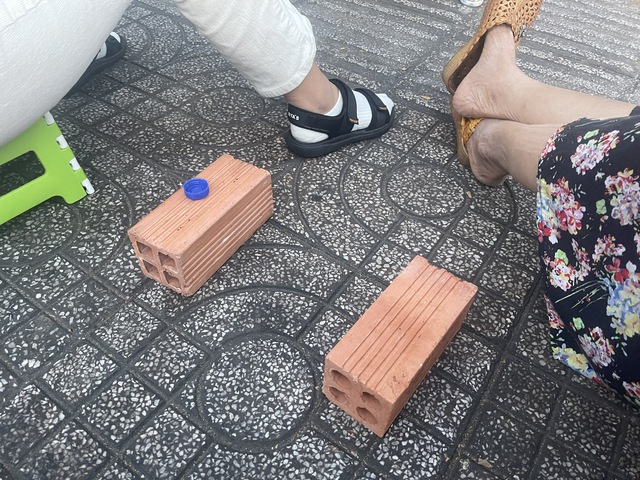 Đi mua v&agrave;ng thời gi&aacute; đỉnh... - Ảnh 4.