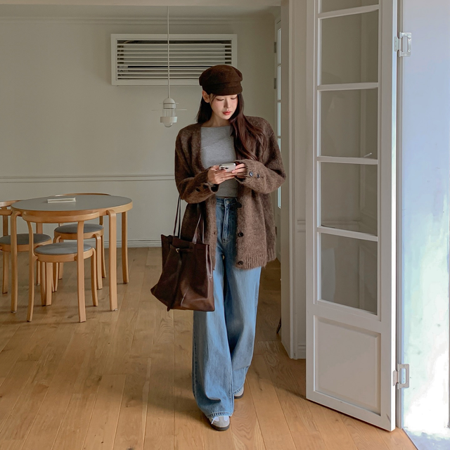 Mặc đẹp ngày se lạnh với 3 kiểu áo khoác nâng tầm quần jeans- Ảnh 4.