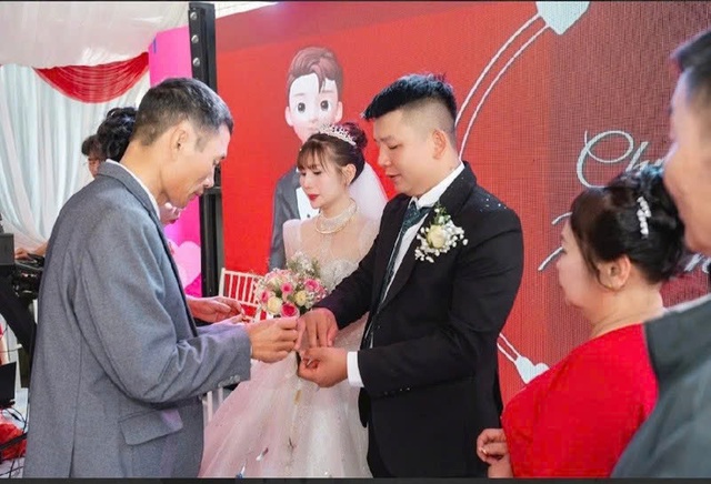 Bố mẹ chồng cũ đ&atilde;i 50 m&acirc;m cỗ gả con d&acirc;u, lời ch&agrave;ng rể mới x&uacute;c động - Ảnh 2.