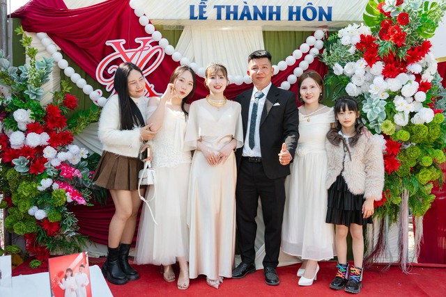 Bố mẹ chồng cũ đ&atilde;i 50 m&acirc;m cỗ gả con d&acirc;u, lời ch&agrave;ng rể mới x&uacute;c động - Ảnh 5.