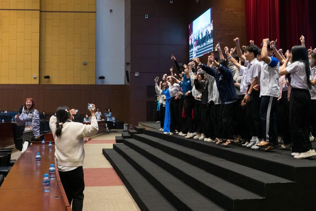 H&igrave;nh ảnh ngo&agrave;i đời dễ thương của Giana v&agrave; Tr.D 'Nắng c&oacute; mang em về' - Ảnh 3.