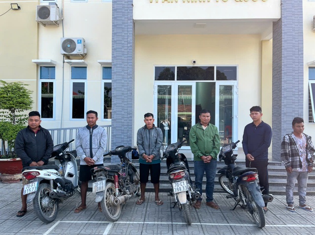 Phá đường dây cho người nước ngoài nhập cảnh trái phép, bắt giữ nhiều đối tượng - Ảnh 1.